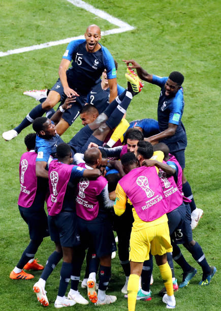 随着几笔重 随着几笔重